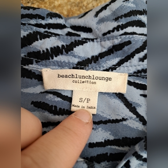 BEACH Lunch Lounge Blue Black Tiger Print Viscose Size S/P Blouse - Picture 6 of 9